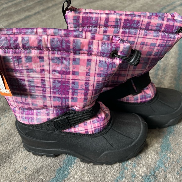 Girls New Northside Pink and Purple Plaid Kids Snow Boots, size 3. - Picture 1 of 9